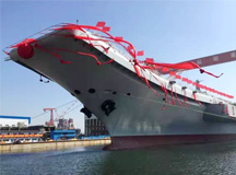 良时人与航母建造者同欢乐——*头条新闻：中国第二艘航空母舰今*水，全中国人民的骄傲